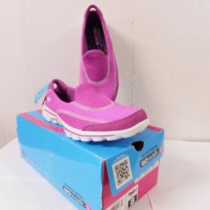 Skechers Go Walk 2 Raspberry Spark NIB Size 8
